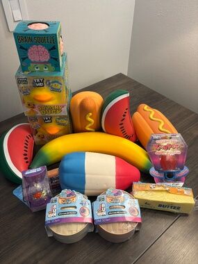 VIRAL HUGE 14 PIECE SQUISHY LOT HTF